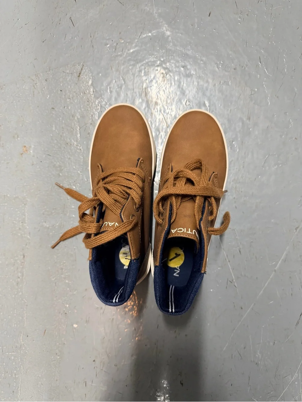 Nautica Boy’s Brown Casual High-Top Sneakers size 1